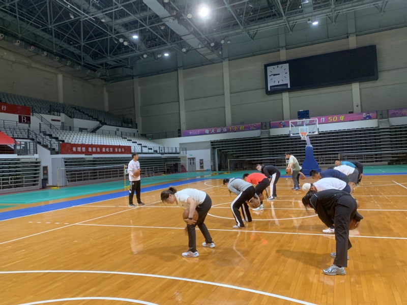 CBA广东男篮险胜辽宁男篮